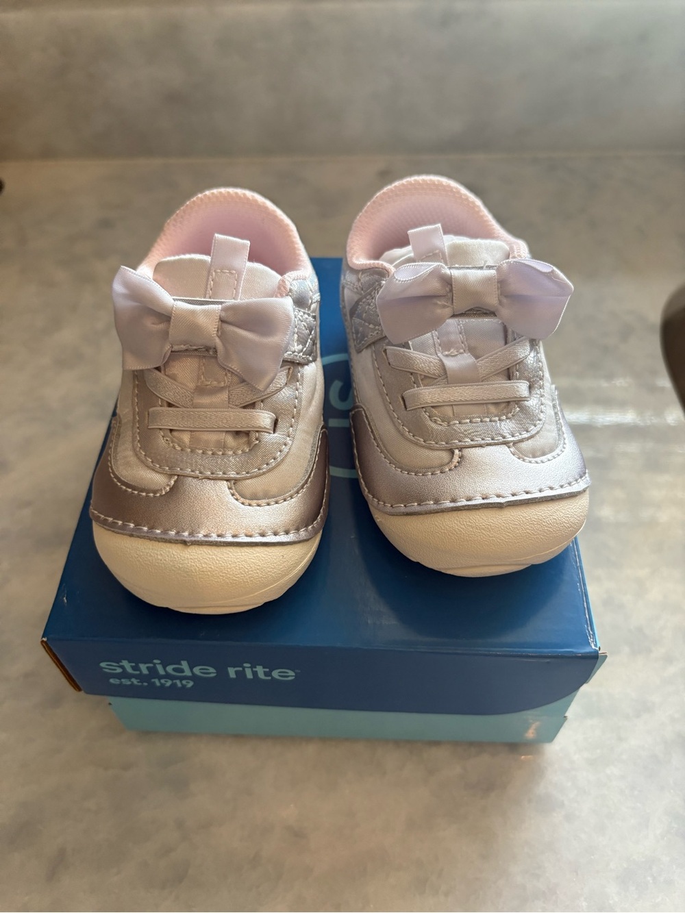 Stride Rite Jules Sneaker - Picture 3 of 5